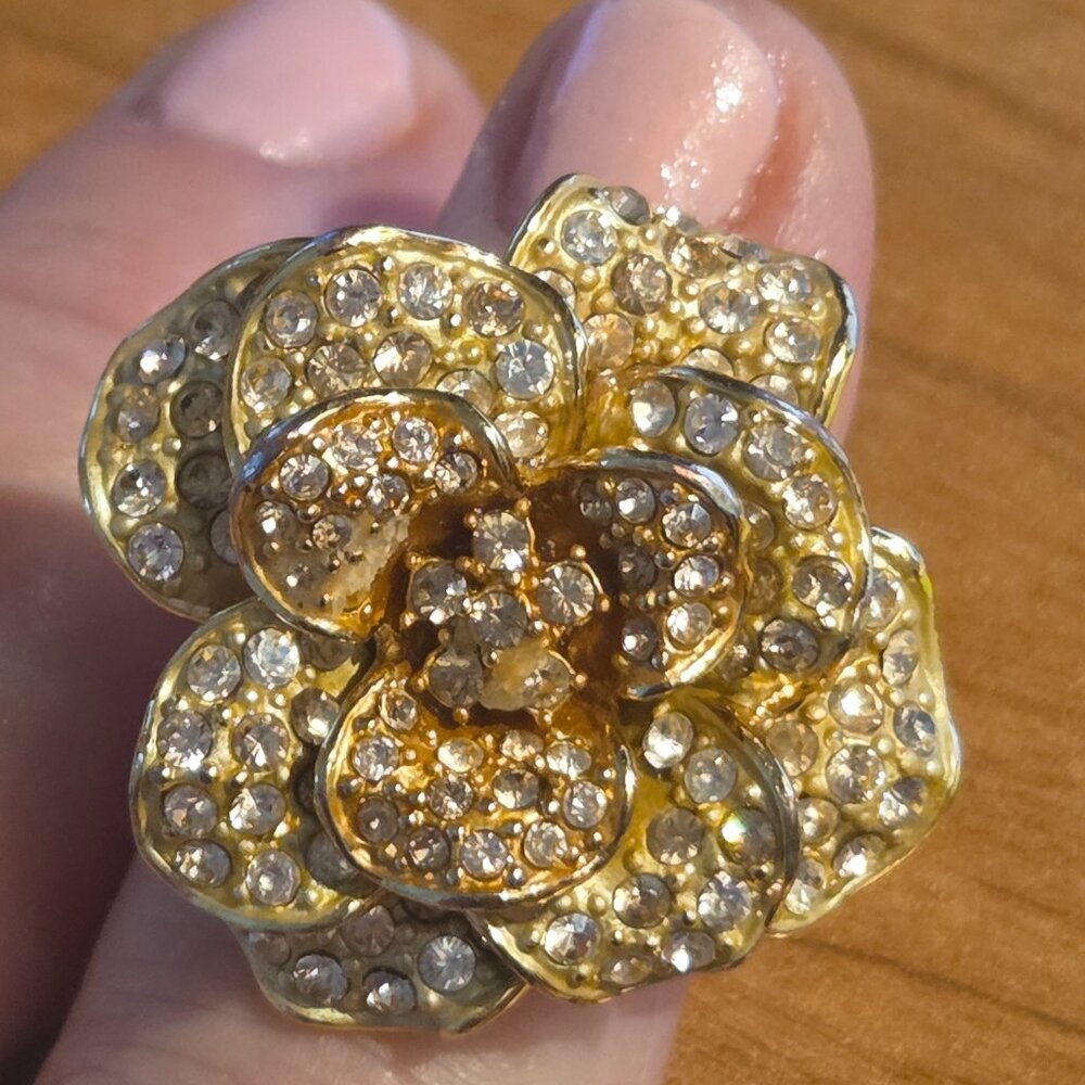 JOAN RIVERS CRYSTAL FLOWER RING - STATEMENT PIECE! - Picture 2 of 5